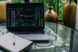 Crypto Trading for Beginners: Sida Loo Bilaabo loona Sameeyo Faa’iido 2026